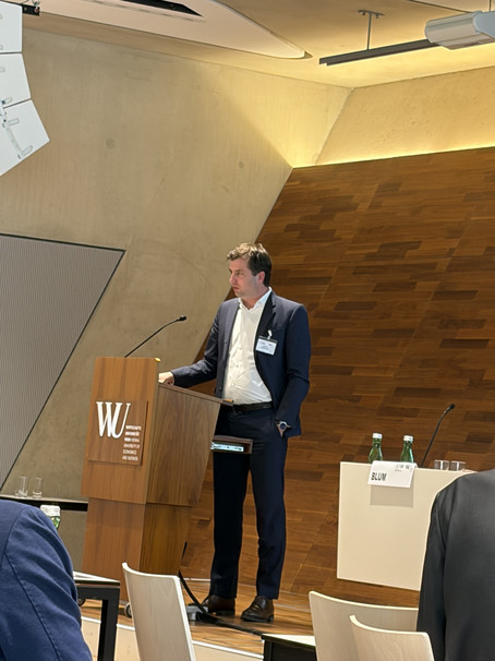 Vortrag von Prof. Harald Amberger