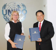 Edeltraud_Hanappi-Egger_and_LI_Yong__c_Unido.jpg