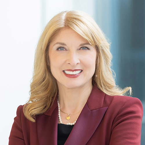 Portraitfoto von Bettina Fuhrmann